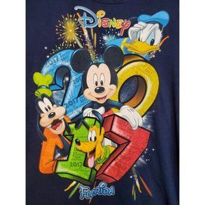 Disney Graphic Tee Size L